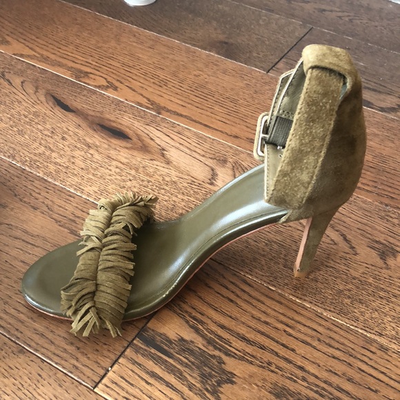 Joie Heels with fringe detailing, 6.5 - Picture 4 of 5